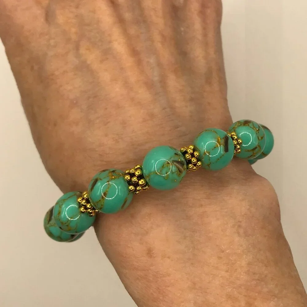 Turquoise Sea Shell Beaded Bracelet with large Stainless Steel Gold Plated Clasp